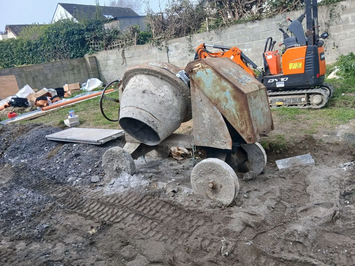 Diesel cement mixer - Image 1