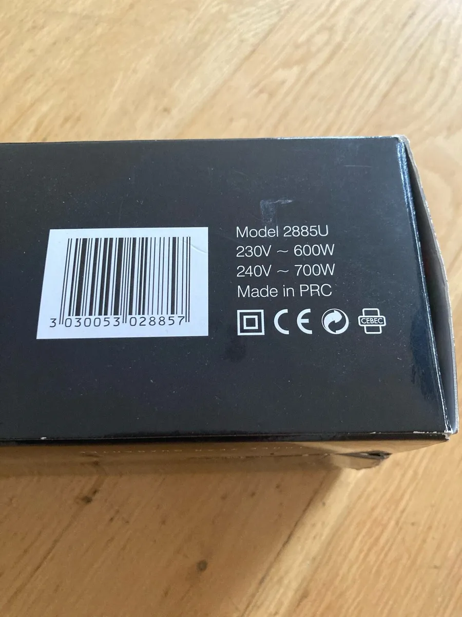 Hair stylist / blow dry finish - Image 3