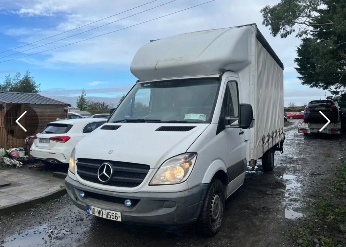 2010 Mercedes Springer Box body drive away - Image 2