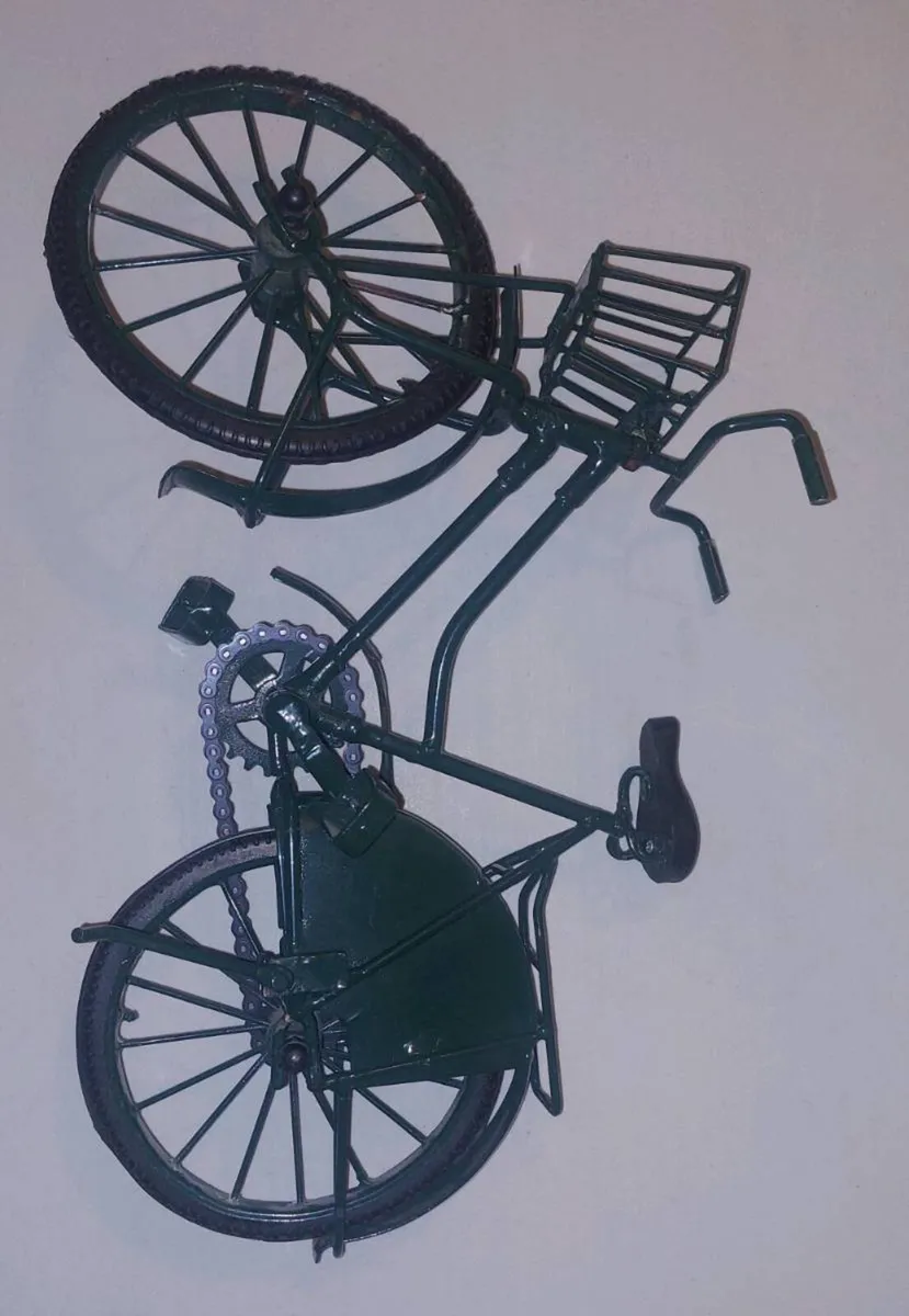 Iron bike ornamentation - Image 2