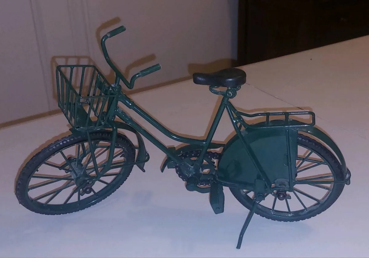 Iron bike ornamentation - Image 3