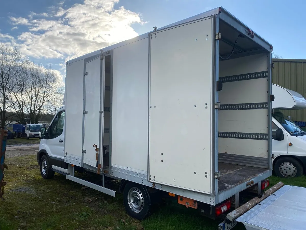 Van for hire - Image 4