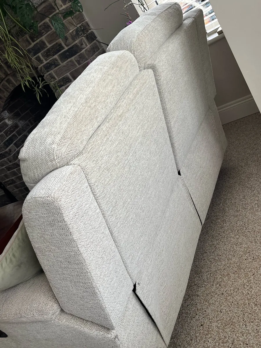 2x2 seater recliner sofas - Image 2
