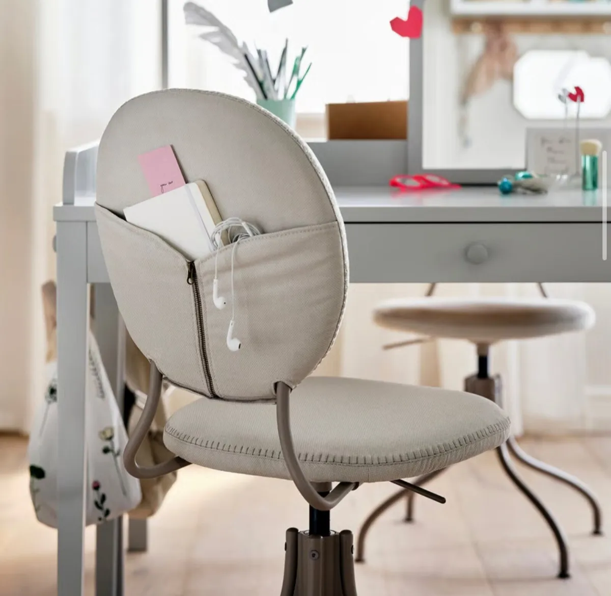 Swivel chair - Image 1