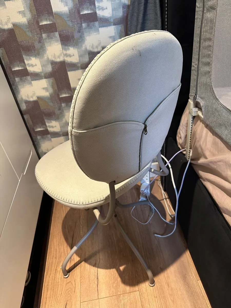 Swivel chair - Image 3