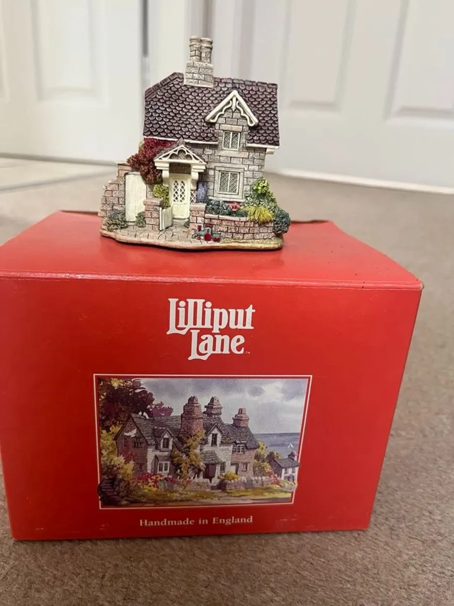 Lilliput lane ornaments - Image 3