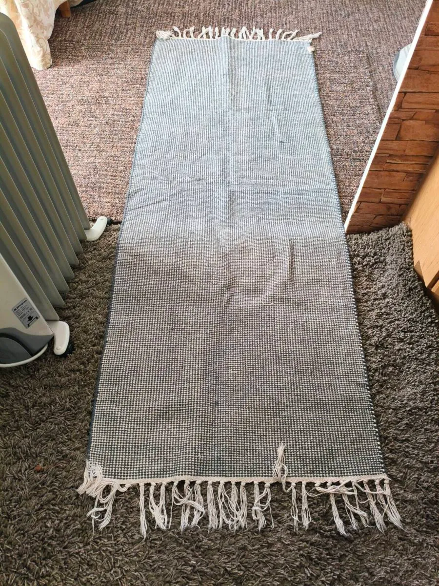 Beautiful new runner 20 euro - Image 1