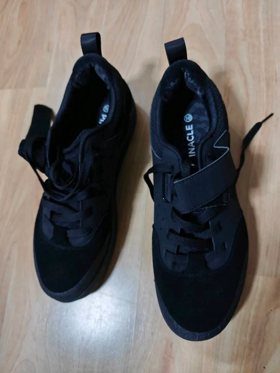 Cycling shoes - Image 1