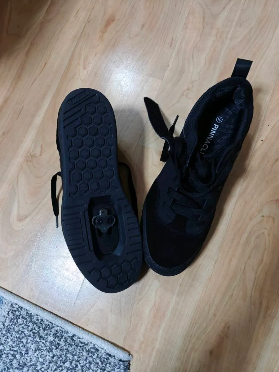 Cycling shoes - Image 2