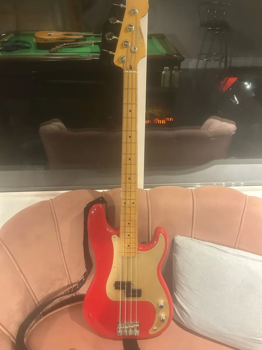 Fender 50s precision bass (Made in Mexico) - Red - Image 1