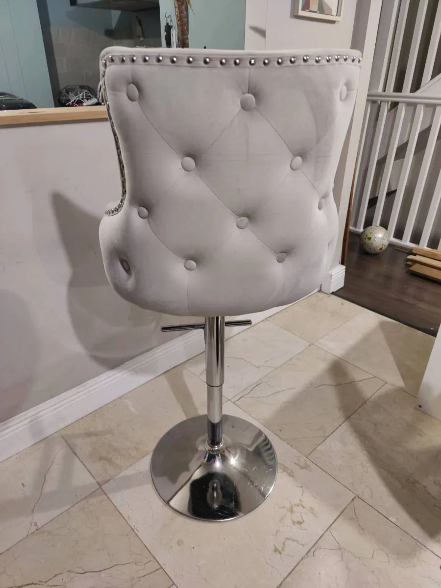 Bar stools - Image 1