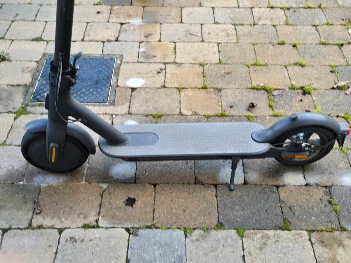 Xiaomi Mi Escooter 1S - Image 2