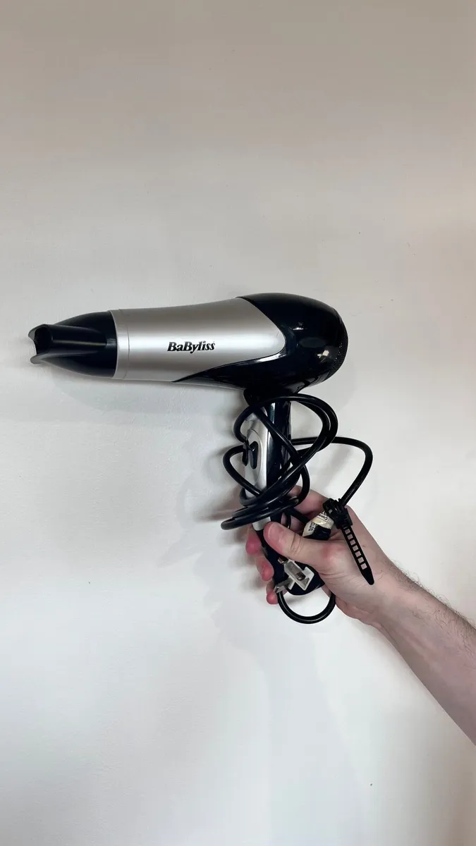 Hair dryer