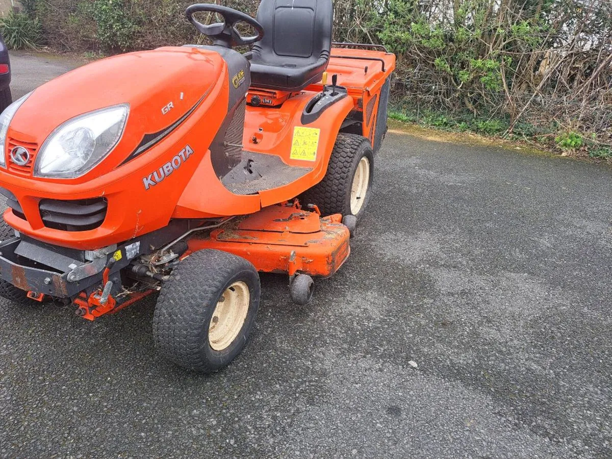 Kubota gr2120 4 wheel drive - Image 1