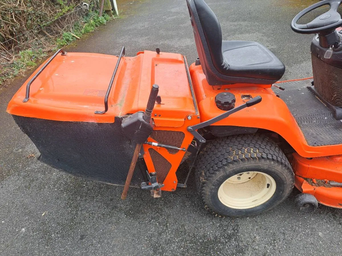 Kubota gr2120 4 wheel drive - Image 3