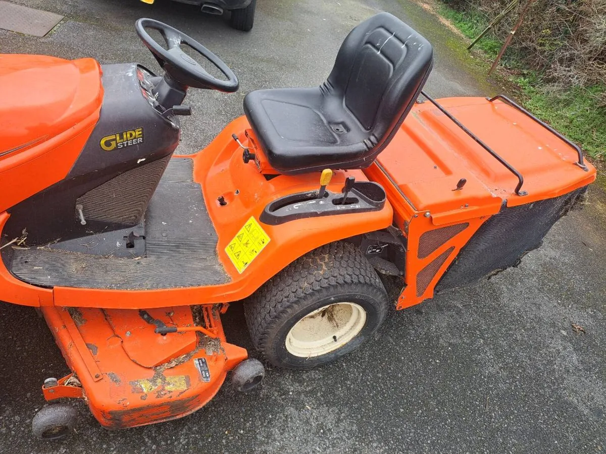 Kubota gr2120 4 wheel drive - Image 4