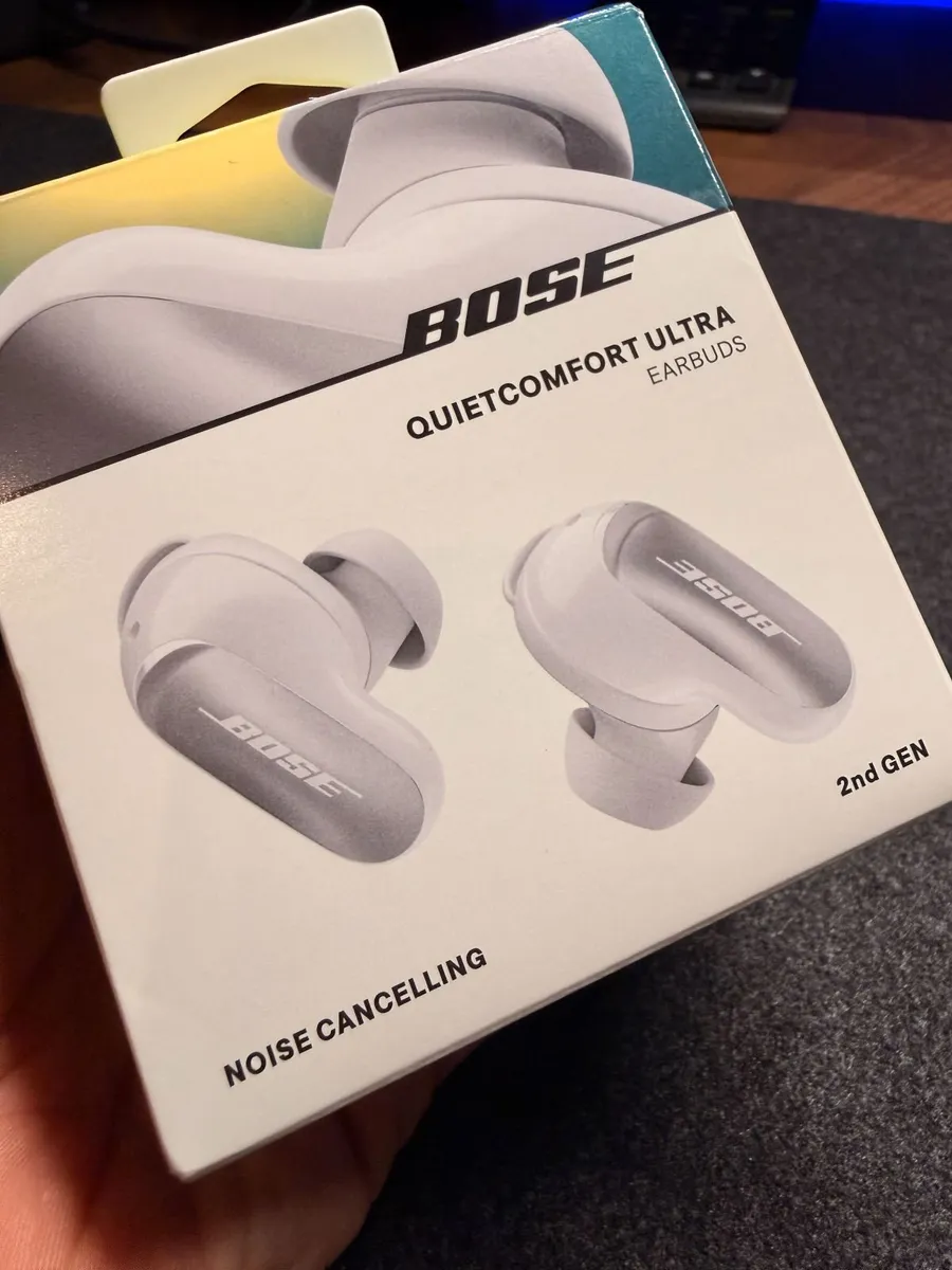BOSE QuietComfort Ultra Earbuds (Gen 2) - Image 1