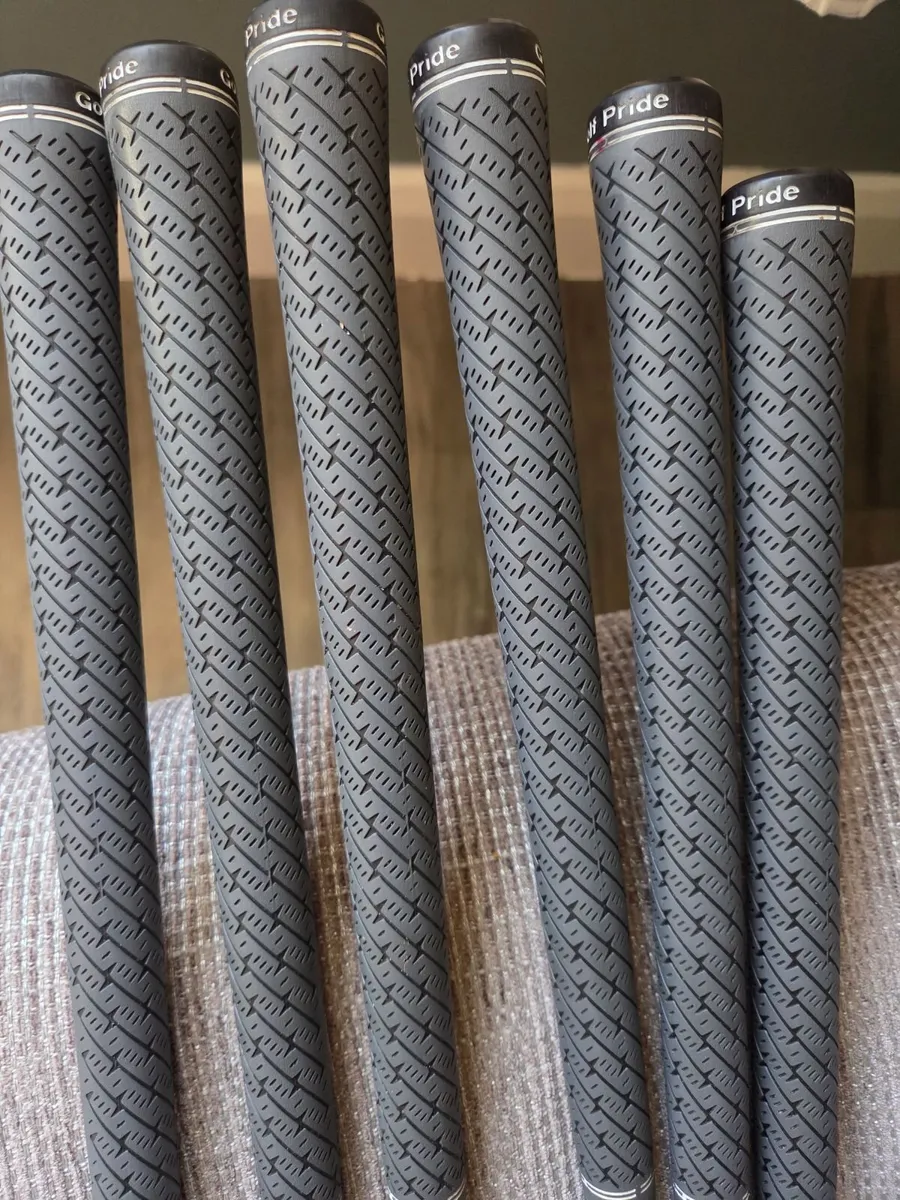 Taylormade p790 irons - Image 3