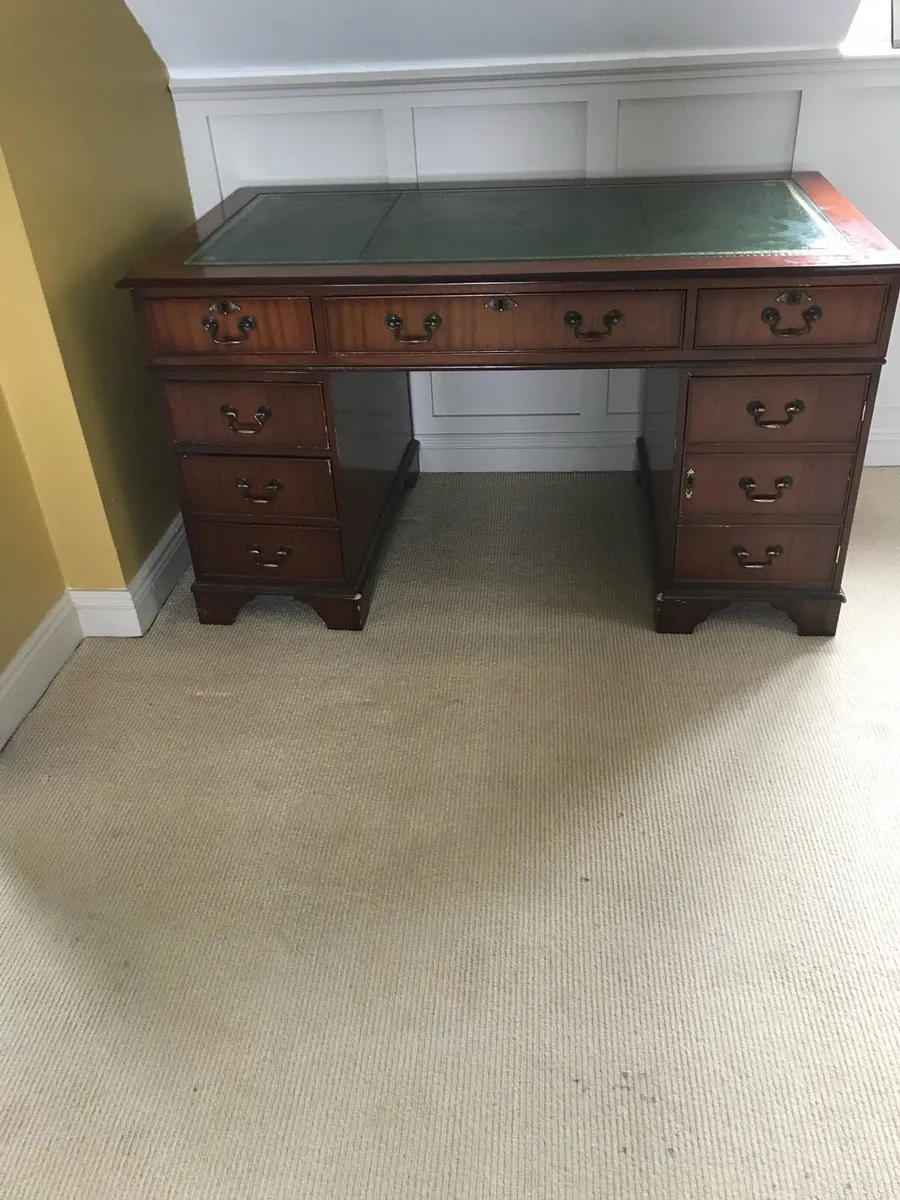 Study desk - Image 2