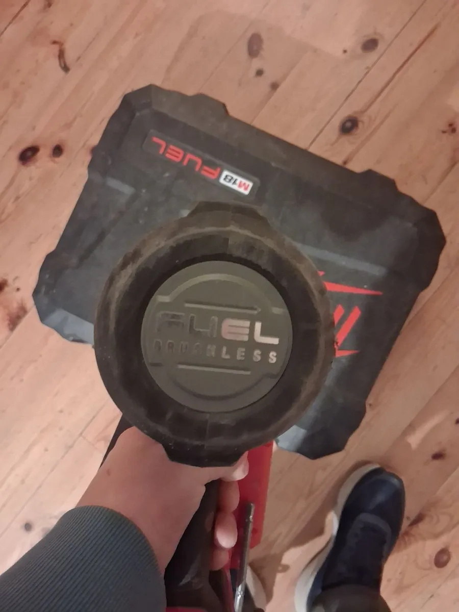 Battery nail gun - Image 1