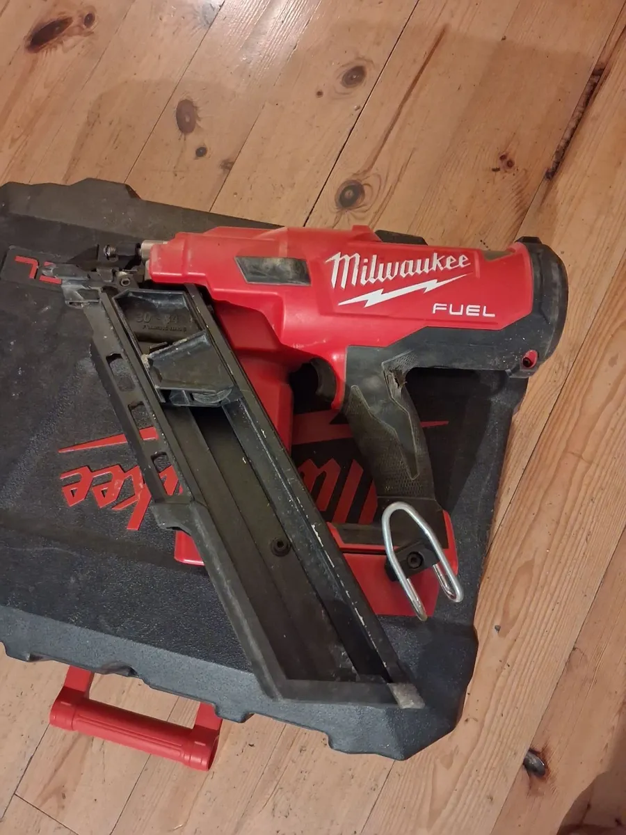 Battery nail gun - Image 2