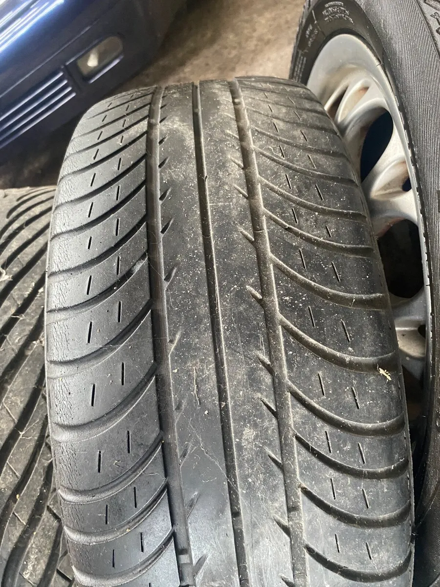 Set of alloys complete with perfect tyres - Image 3