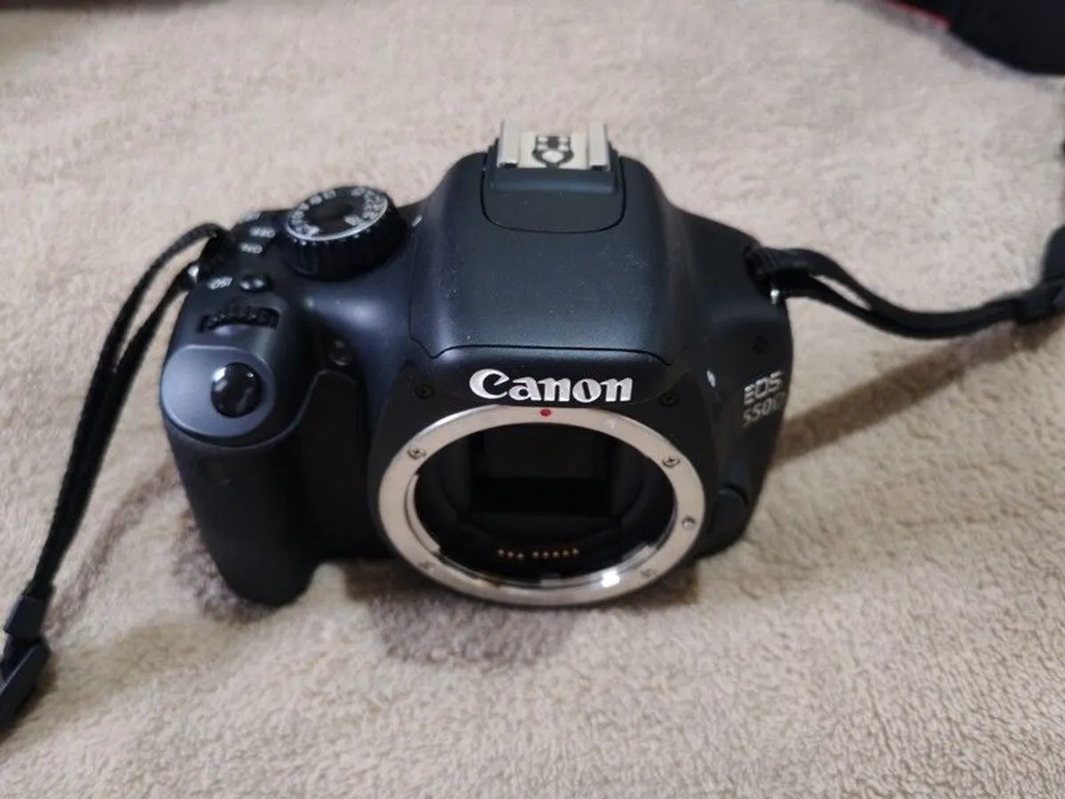Canon Eos 550D with extras - Image 2