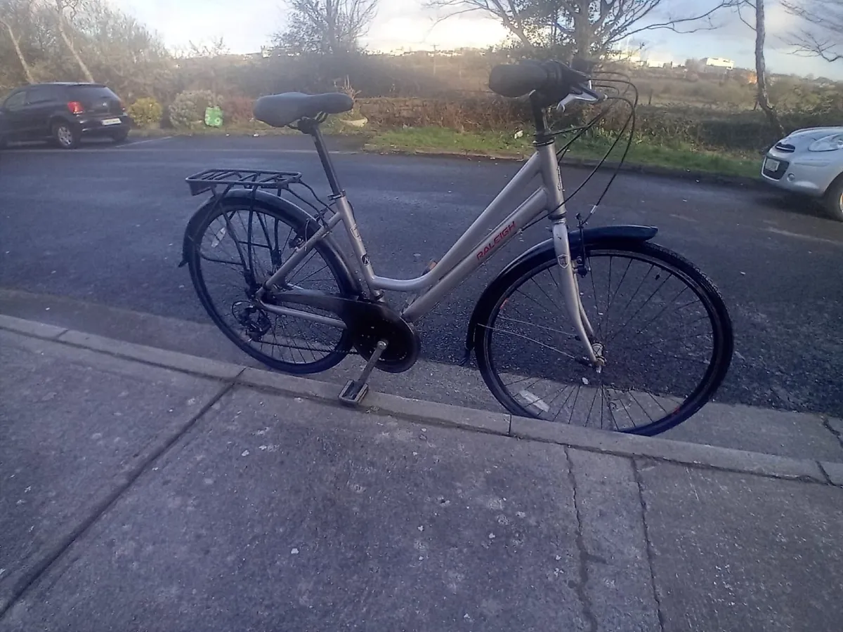 Ladys Raleigh Bike - Image 1