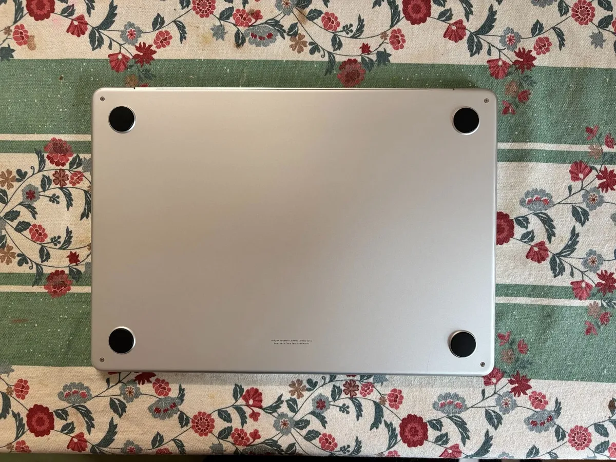 MacBook Air 13 Inch M3 2024 8GB - Image 4