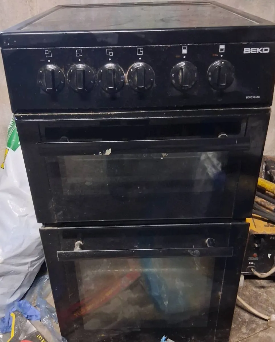 Dishwasher +electric cooker, 2 chairs - Image 1
