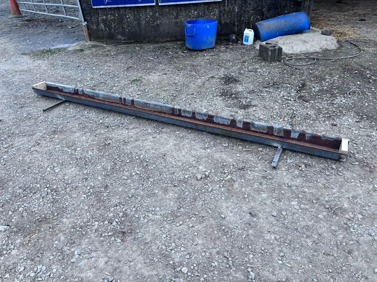 Sheep feeding trough - Image 2