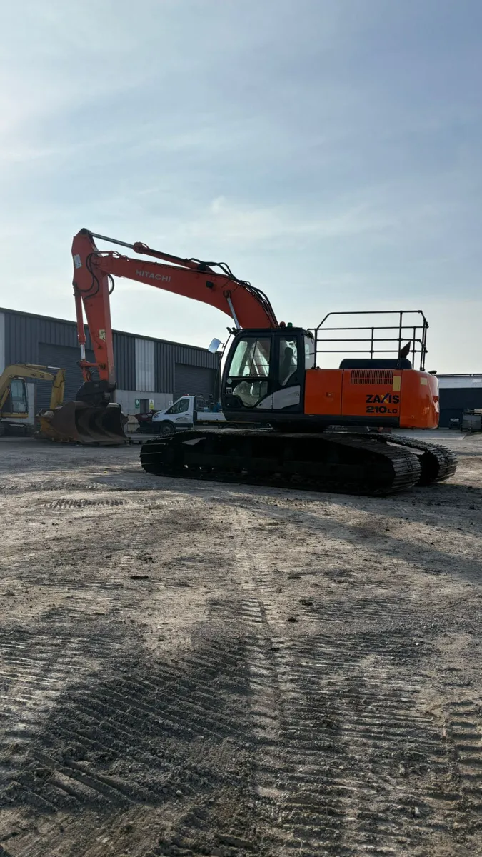 2014  Hitachi Bogmaster - Image 1