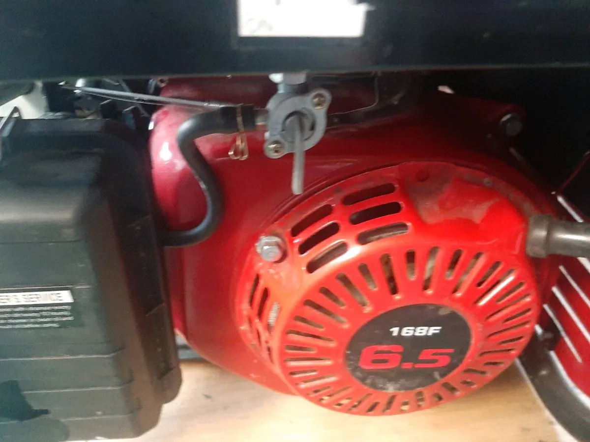Petrol generator - Image 4