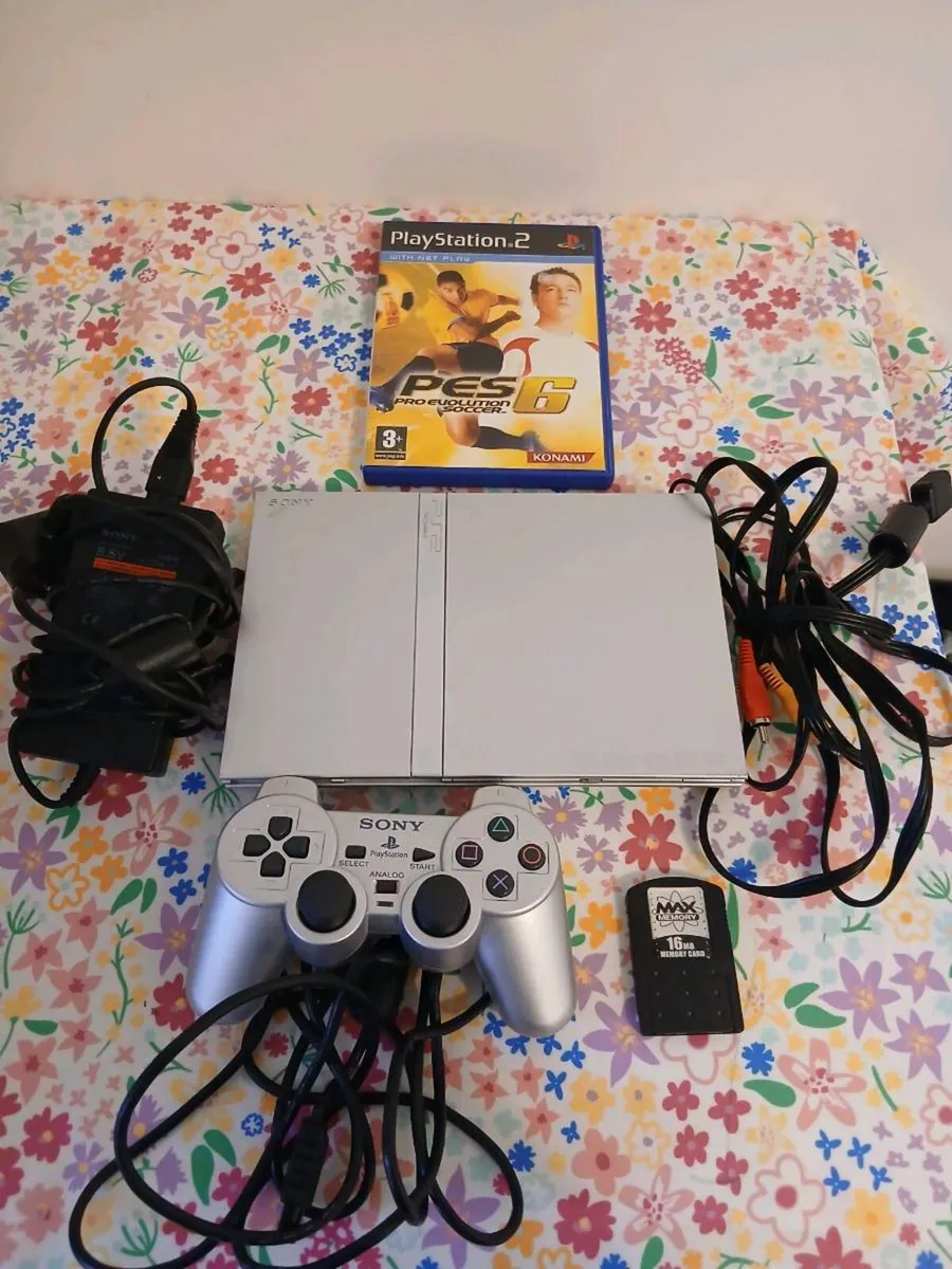 Playstation 2 slim silver - Image 1