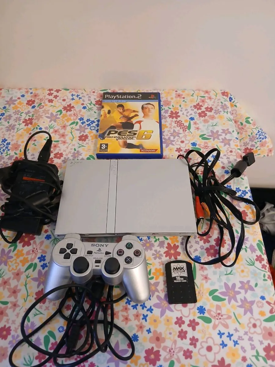 Playstation 2 slim silver - Image 4
