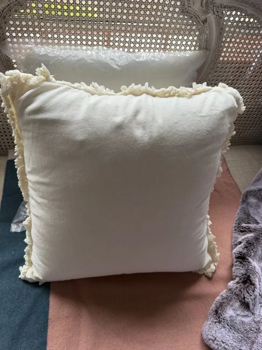 New set of Two cream cushions - Image 1