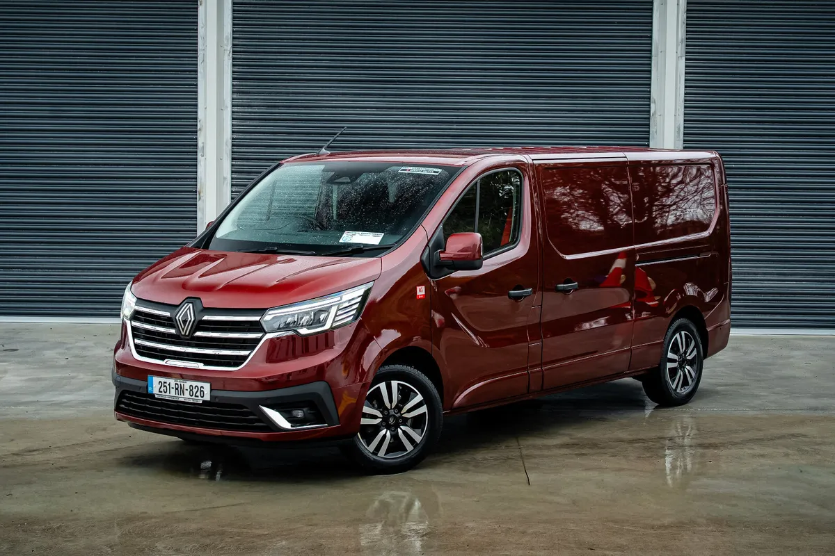 251 Renault Trafic Exclusive 150HP Manual - Image 2