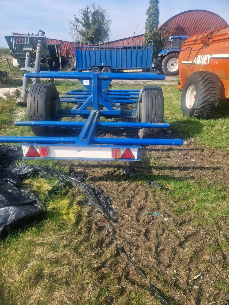 8 bale trailer - Image 3