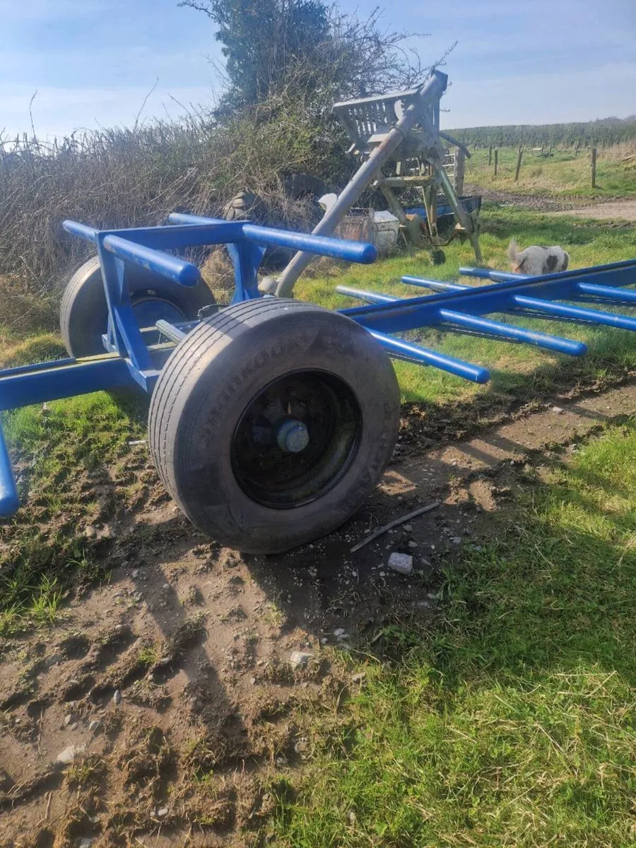 8 bale trailer - Image 4