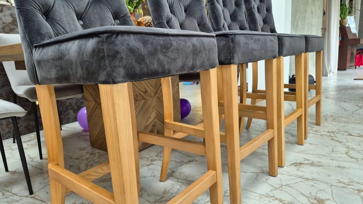 New Tall solid bar Chairs - Image 4