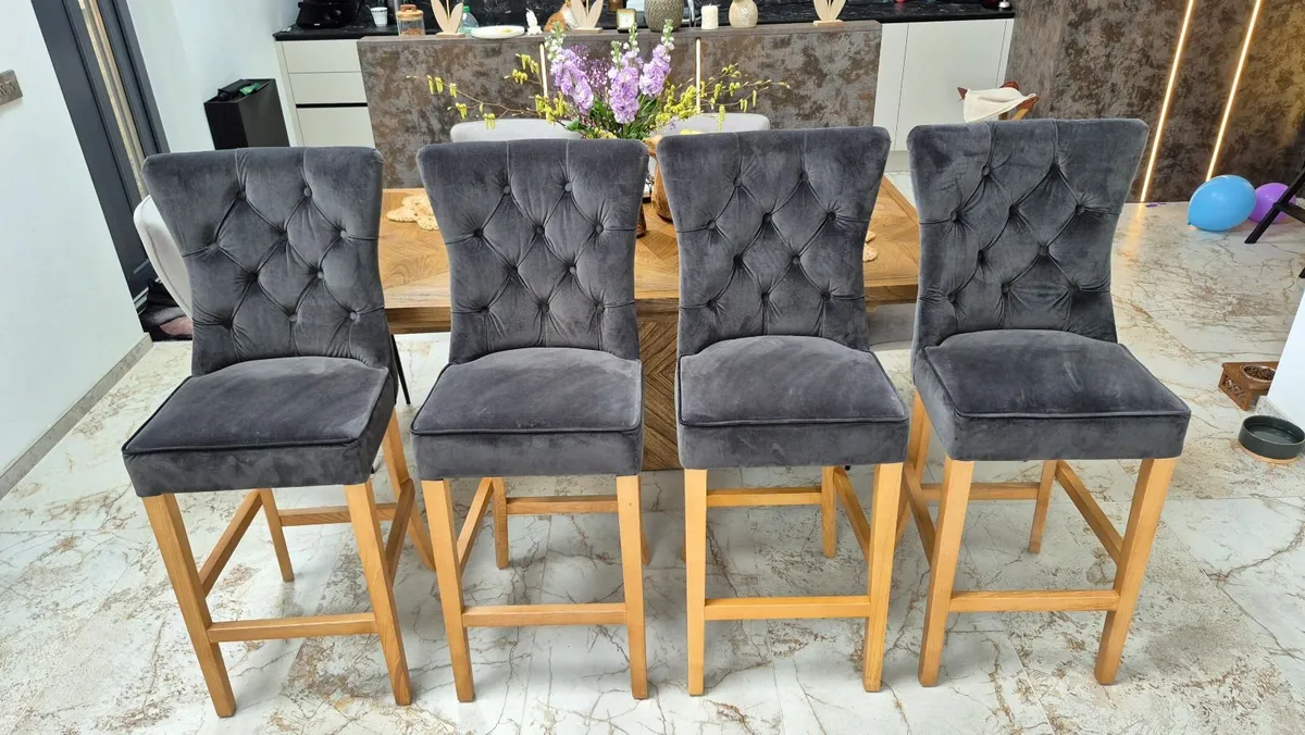 New Tall solid bar Chairs - Image 2