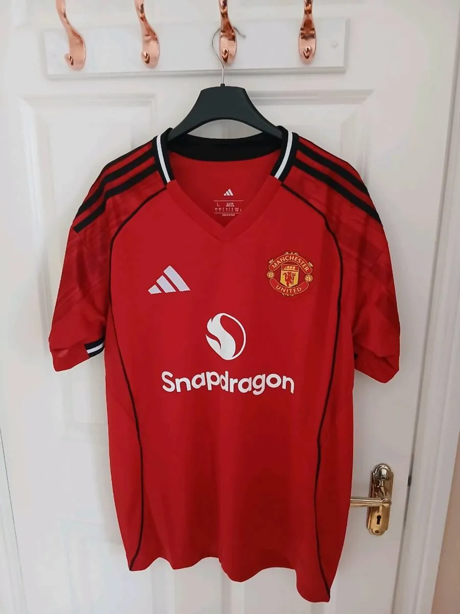 Manchester united home jersey - Image 1