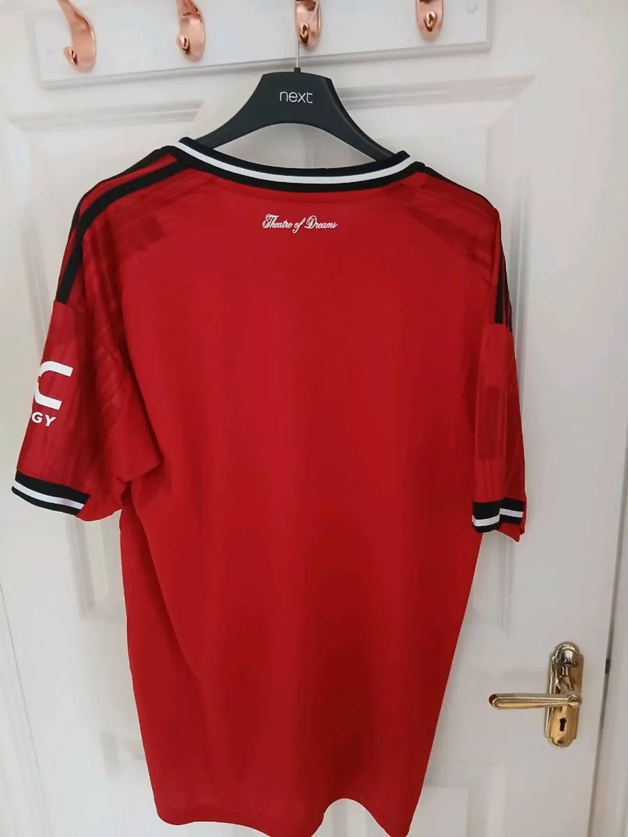 Manchester united home jersey - Image 4