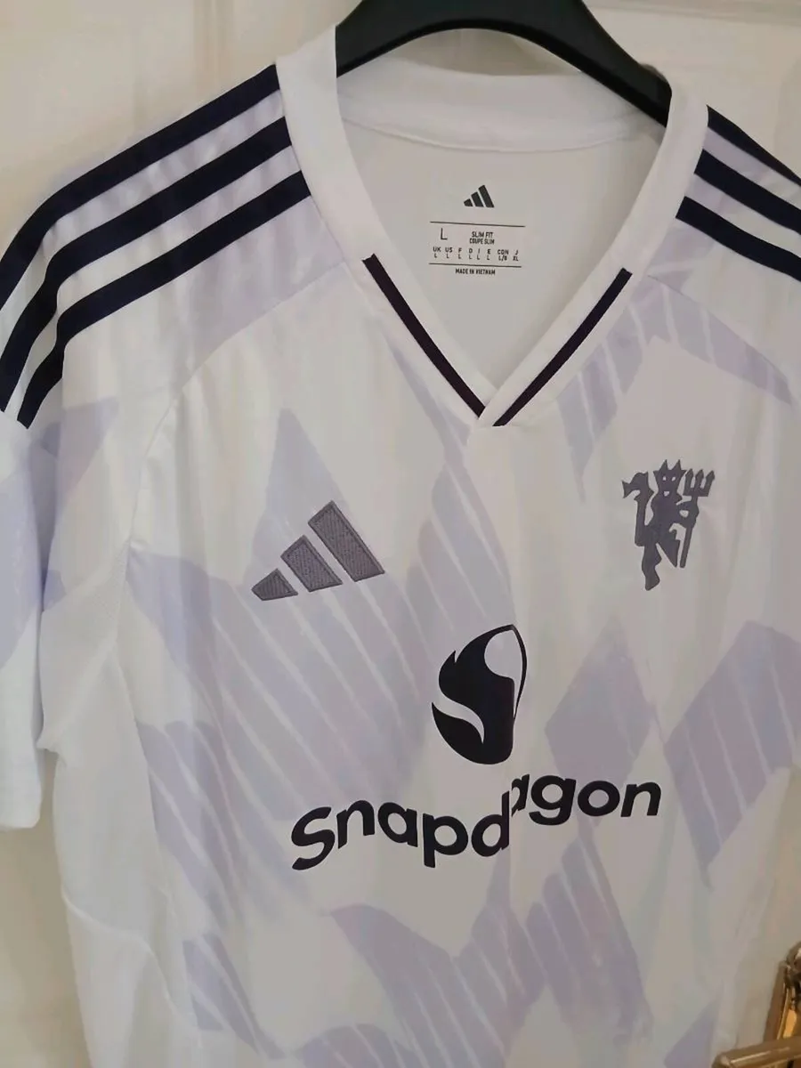 Manchester united away jersey - Image 4