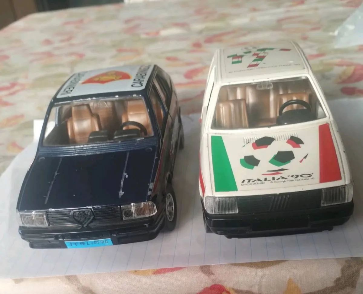 Italia 90 Tea Caddy and toy cars - Image 3