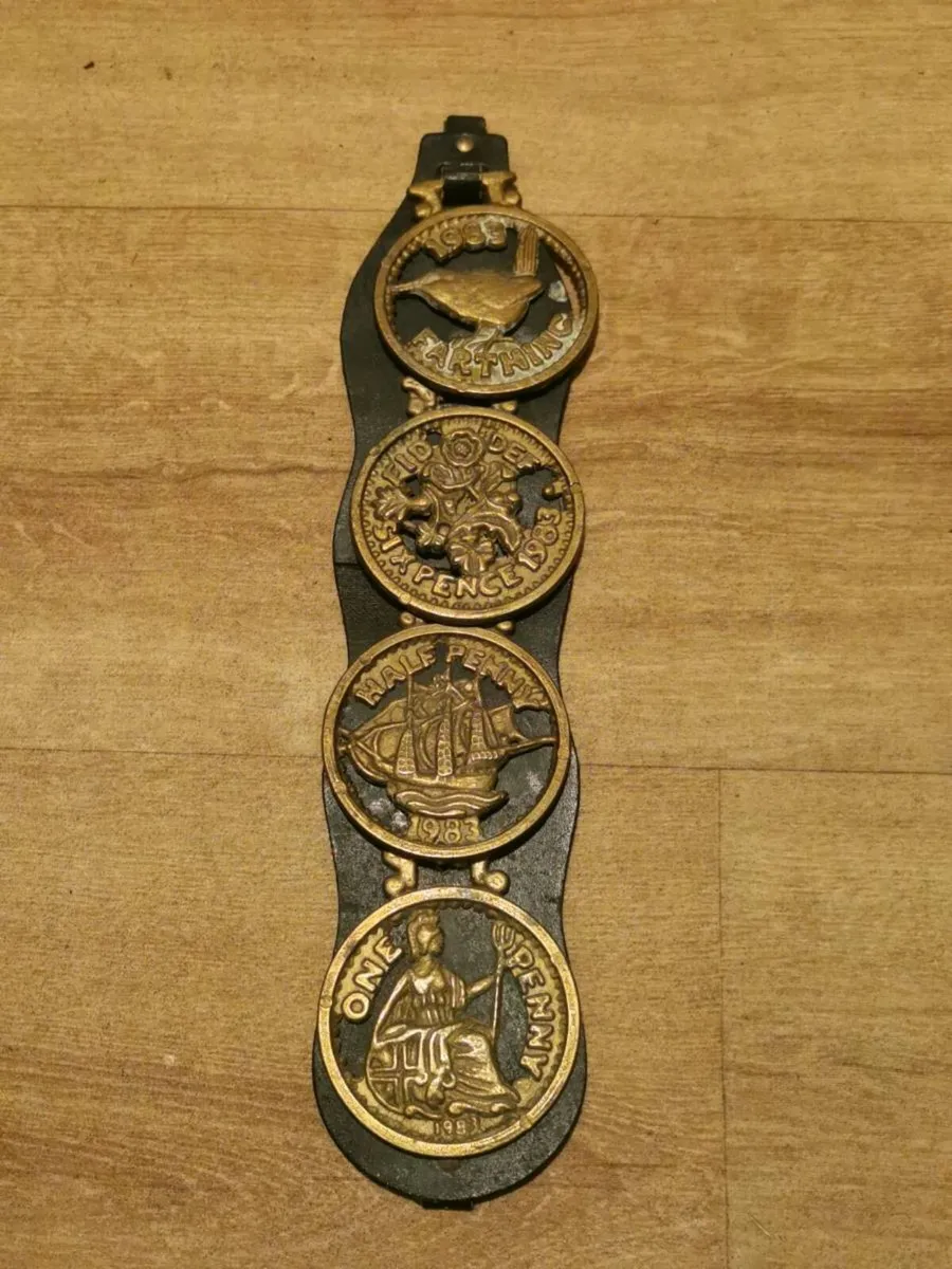 Vintage brass horses harness medallions - Image 1