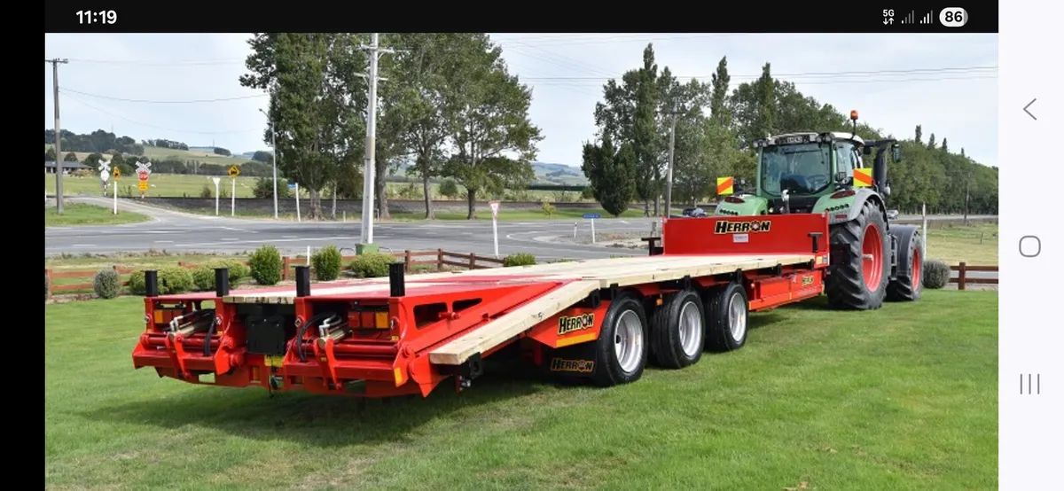 TRI AXEL LOW LOADER