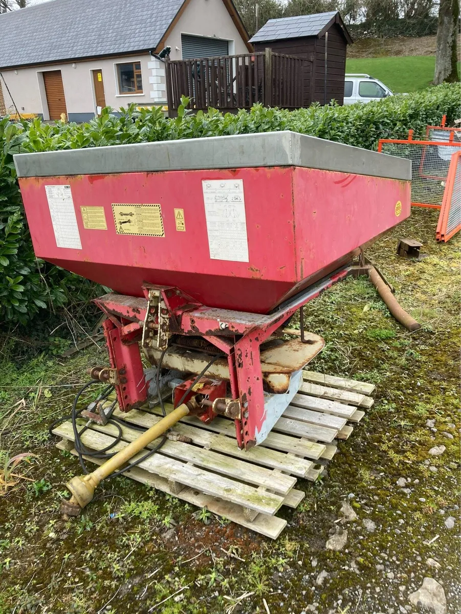 Fertiliser shaker - Image 1