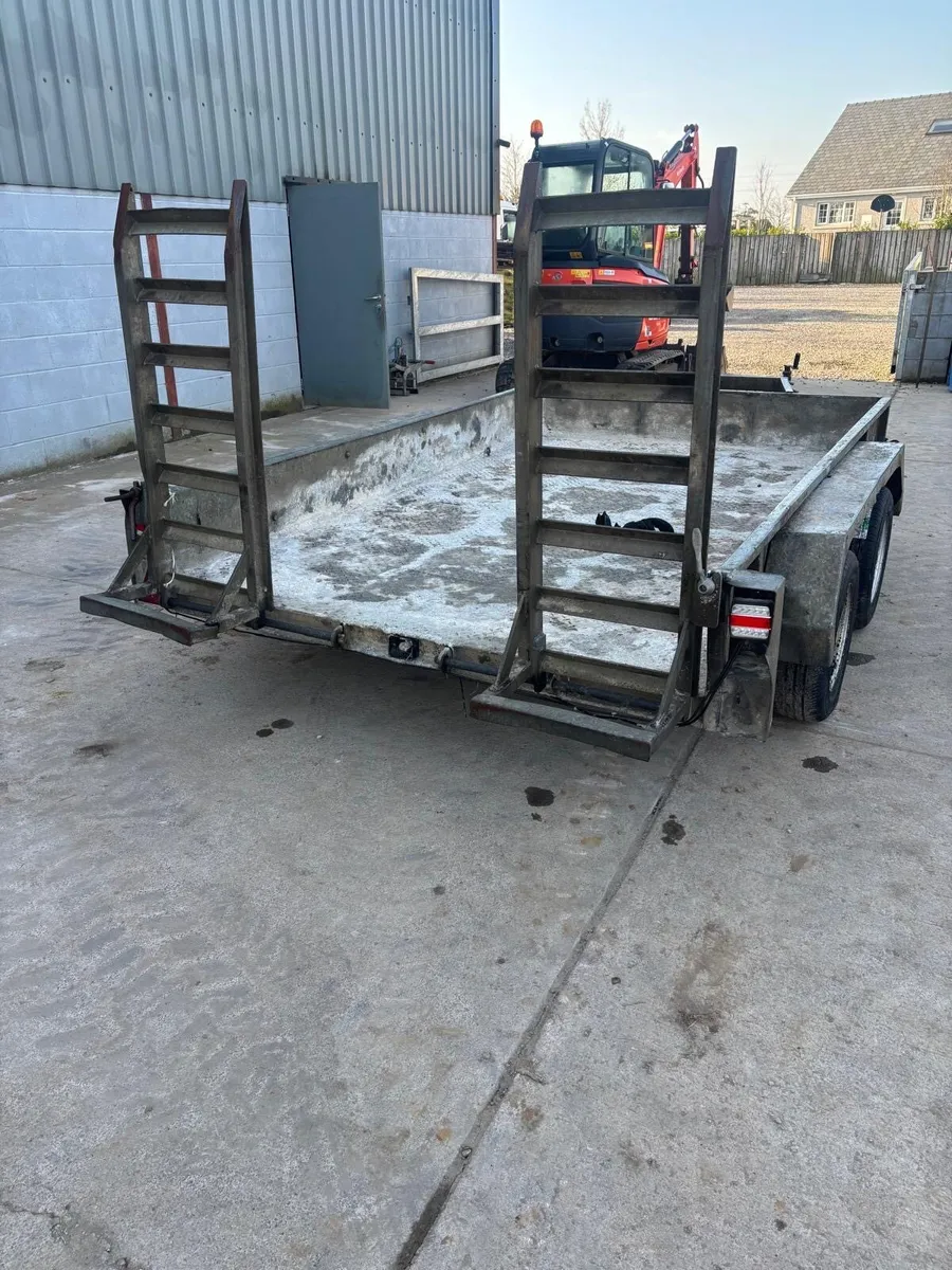 Predator plant trailer - Image 1