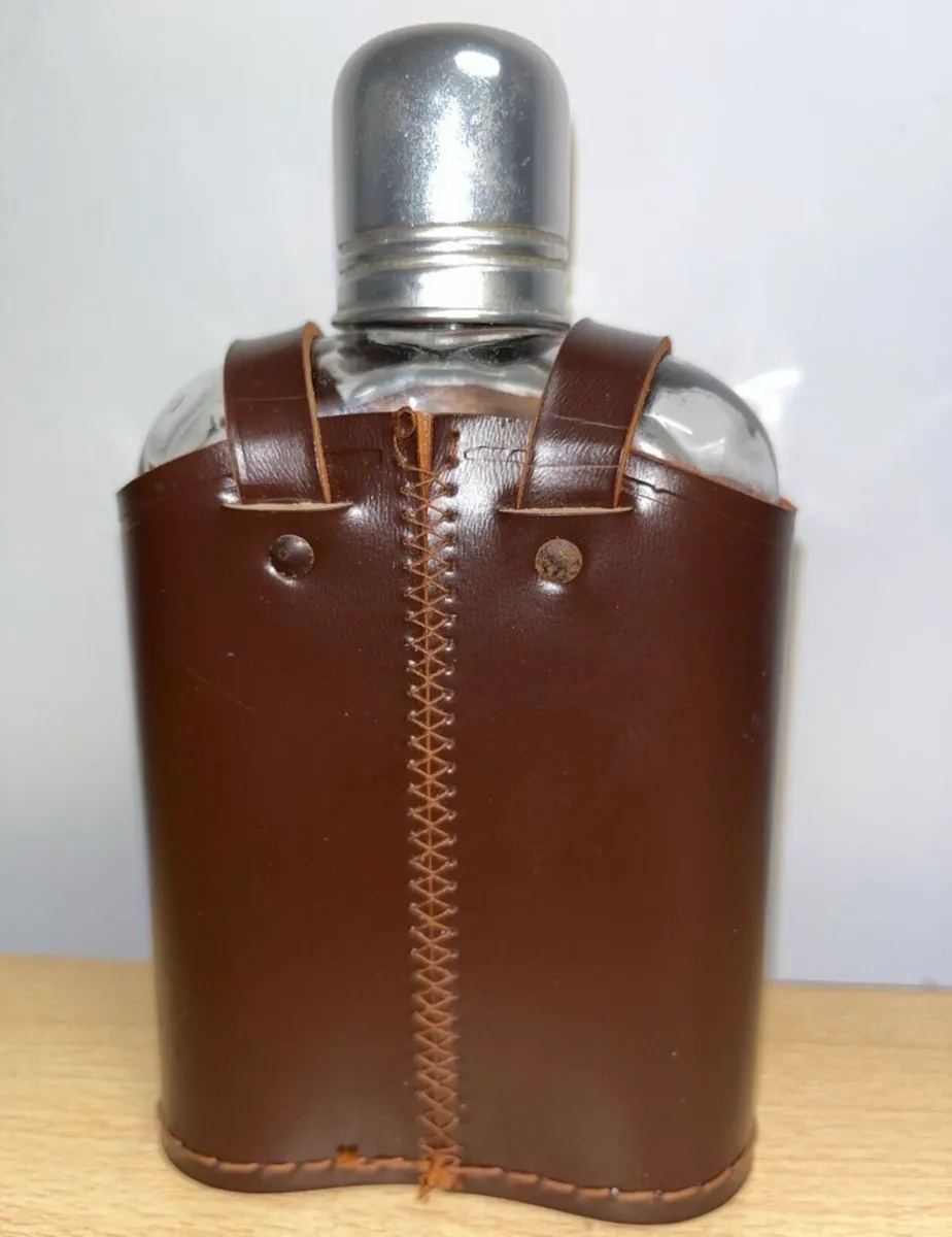 Whisky flask in leather case - Image 3